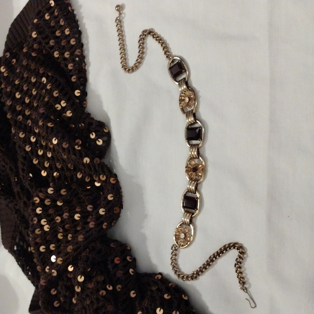 (A3) Gold tone,and glass bead floral necklace....